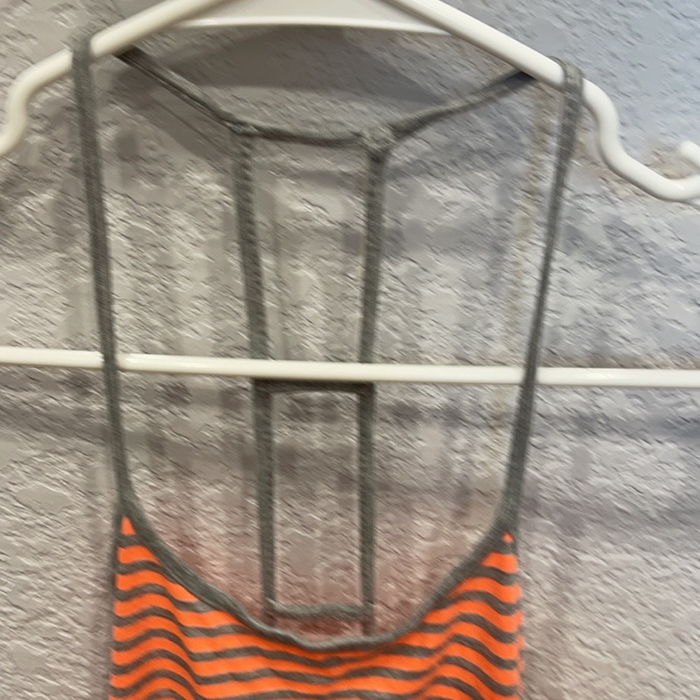 B-Sharp Razorback Tank - Picture 3 of 5